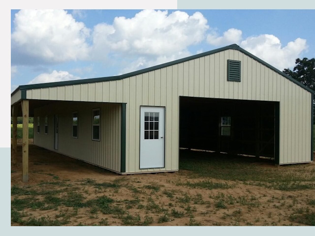 Строительство конюшен в Ейске